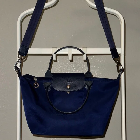 Longchamp Elegant Navy Blue Women's Bag - Picture 1 of 16